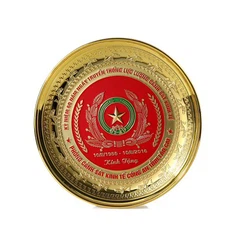 3D-auhindade kullaga kaetud dekoratiivne mälestusplaat