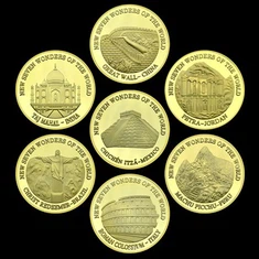 Särav kuldne metallist mängumärkmünt